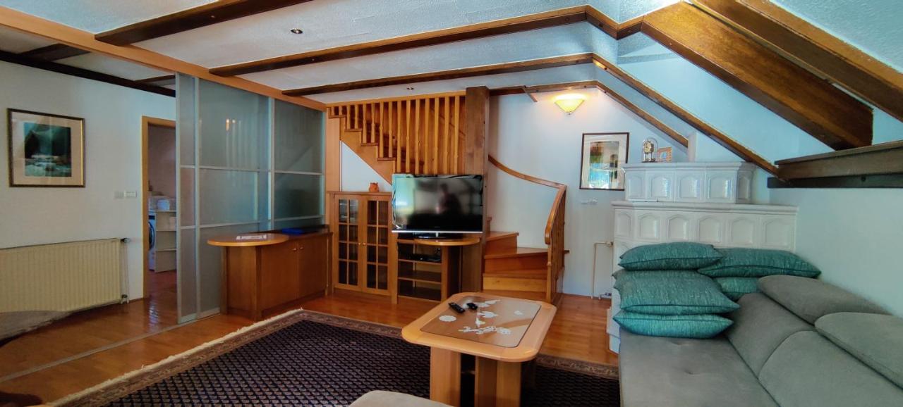 Guesthouse Pri Zalogarju Zelezniki Eksteriør billede