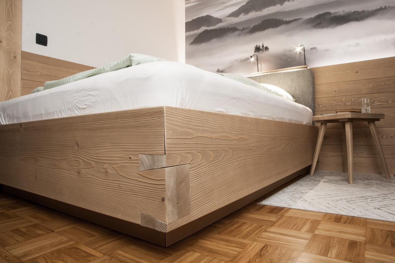 Guesthouse Pri Zalogarju Zelezniki Eksteriør billede