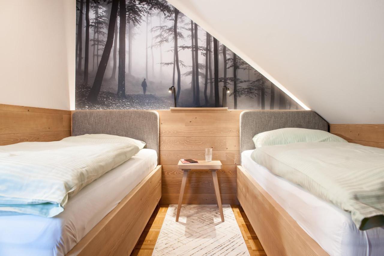 Guesthouse Pri Zalogarju Zelezniki Eksteriør billede