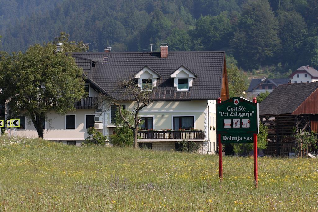 Guesthouse Pri Zalogarju Zelezniki Eksteriør billede